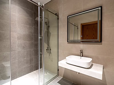 لا بلاج ساوث | إطلالات مدينة/بحر | شقة فاخرة غرفة نوم