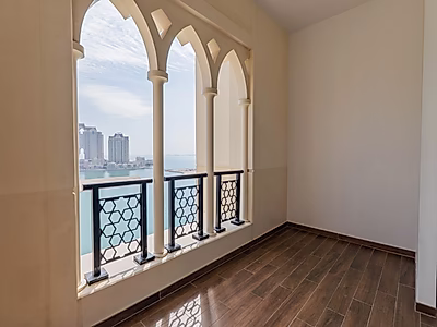 شقة فاخرة للبيع في فيفا بحرية