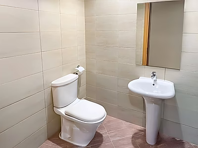 1-Bedroom Apartment in Fox Hills – High Rental Demand Area