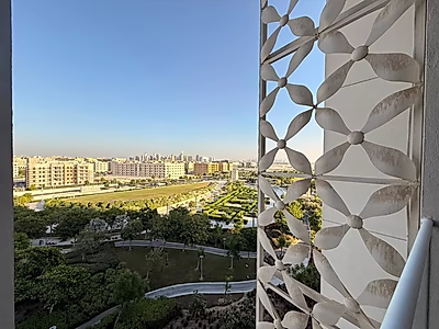 شقة فاخرة من غرفتي نوم بإطلالة خلابة على حديقة كريسنت