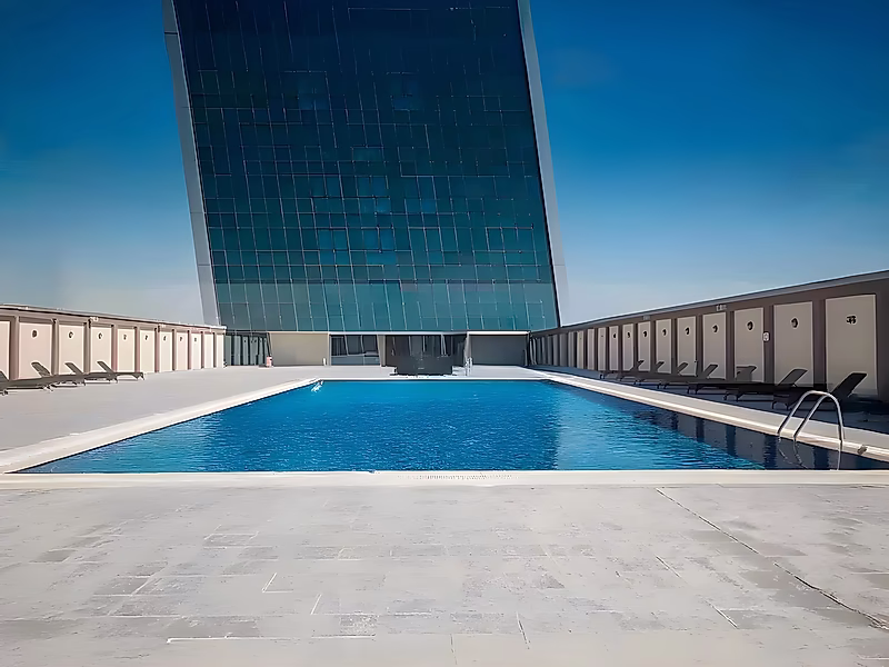 Elegant 2-Bedroom + Maid | High-Floor Canal View | Zig Zag Towers - Photo 2