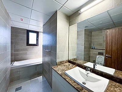 Spacious 2-Bedroom Apartment in The Pearl | City & Sea Views | Rented