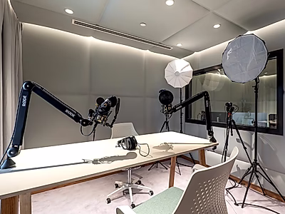 استوديو تسجيل متكامل وعالي التقنية في قلب منطقة الخليج الغربي