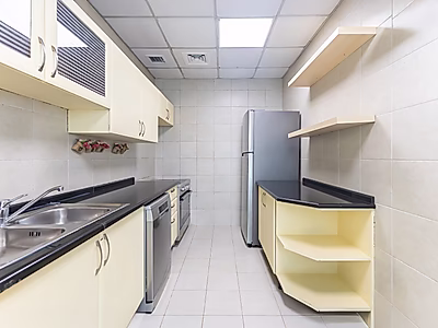 شقة فاخرة غرفتين و3 حمامات | برج زجزاج | طابق مرتفع | فرصة استثمارية بعائد مرتفع