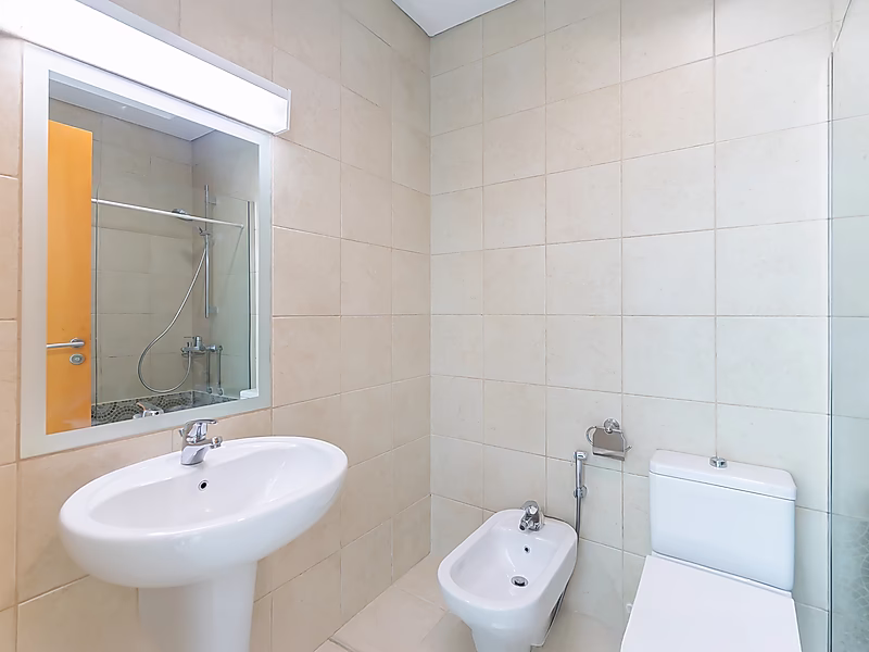 High-Floor 2BR Apartment in Zigzag Tower | Strong ROI | Prime Investment - Photo 9