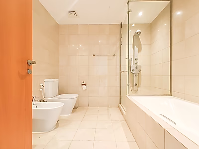 فرصة نادرة: شقة استثمارية متميزة من غرفتي نوم | واجهة بحرية | اللؤلؤة قطر