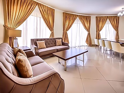 فيلا فاخرة مفروشة بالكامل داخل مجمع سكني | عين خالد