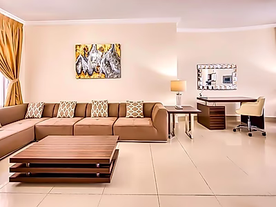 فيلا فاخرة مفروشة بالكامل داخل مجمع سكني | عين خالد