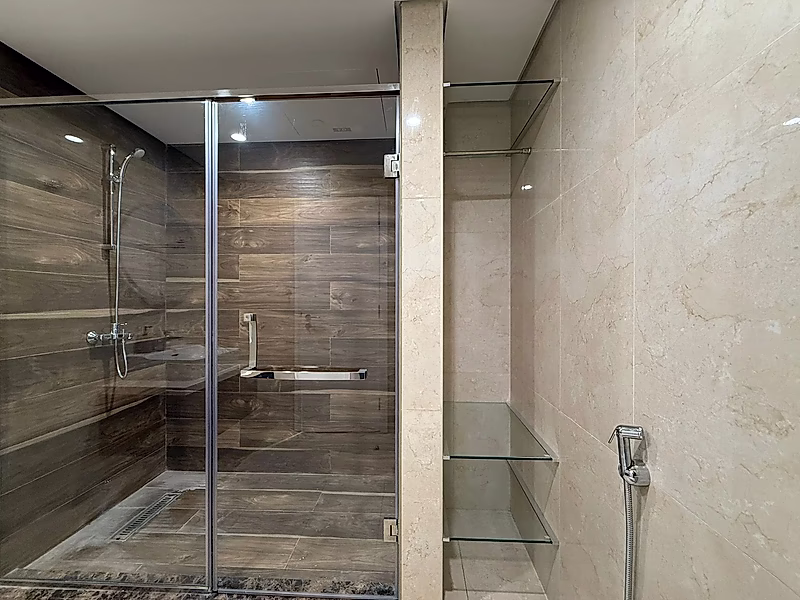 Beautiful 1 Bedroom Apartment for Sale in Yasmeen City - Photo 9