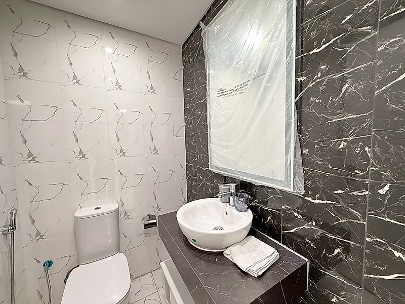 Beautiful 1 Bedroom Apartment for Sale in Yasmeen City - Photo 11