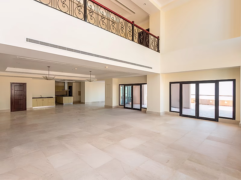 Luxury Penthouse for Sale in Porto Arabia - Photo 4