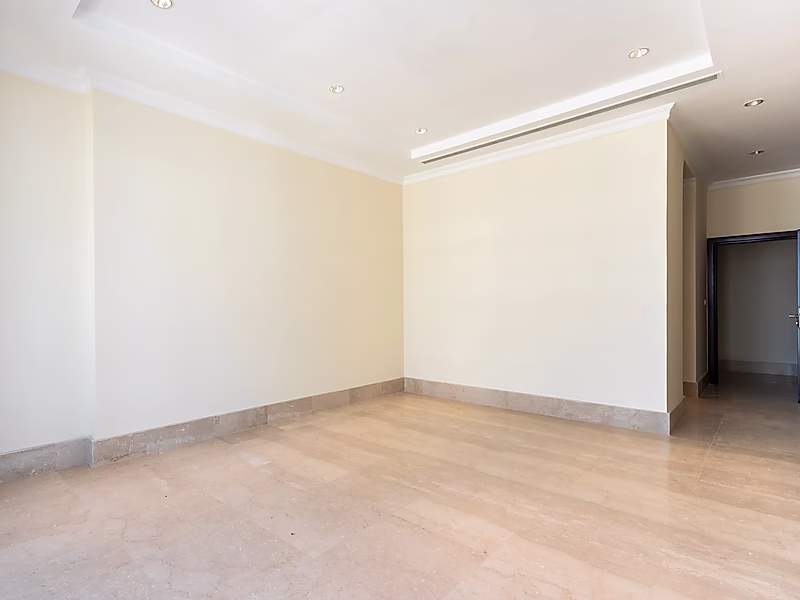 Luxury Penthouse for Sale in Porto Arabia - Photo 7