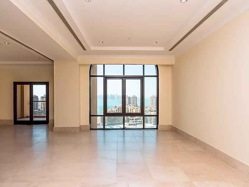 Luxury Penthouse for Sale in Porto Arabia - Photo 12