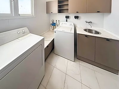 فيلا صالون نسائية فاخرة للبيع - فرصة استثمارية جاهزة! | أم قرن