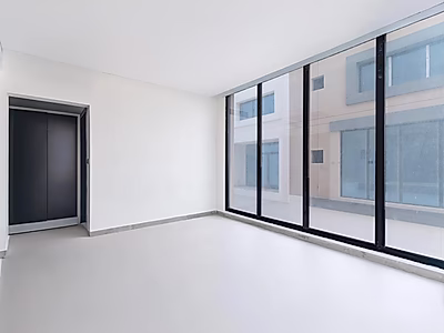 تاون هاوس 3 غرف + غرفة خادمة | مسبح خاص | 300 م² | موقفان | ياسمين سيتي – لوسيل | إعادة بيع مع خطة دفع حتى ديسمبر 2029