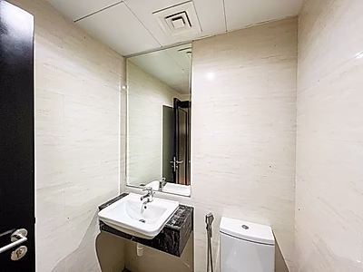 SPACIOUS AND MAINTAINED 1-BEDROOM APARTMENT | PORTO