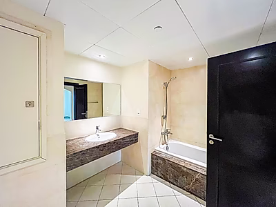 SPACIOUS AND MAINTAINED 1-BEDROOM APARTMENT | PORTO