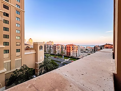 SPACIOUS AND MAINTAINED 1-BEDROOM APARTMENT | PORTO