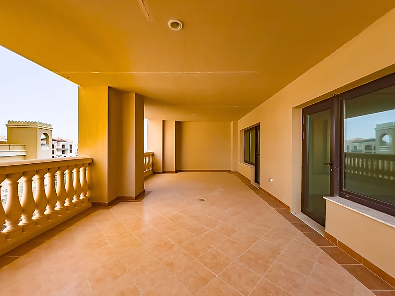 SOPHISTICATED 1-BR APARTMENT | THE PEARL - Photo 2