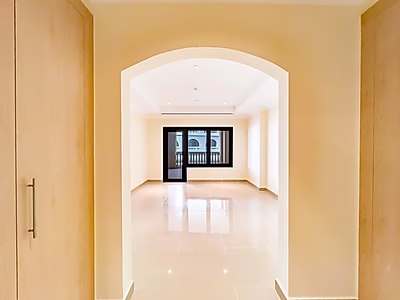 SOPHISTICATED 1-BR APARTMENT | THE PEARL