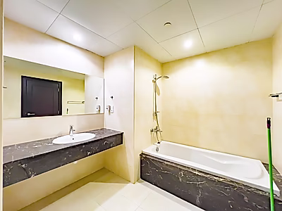 SOPHISTICATED 1-BR APARTMENT | THE PEARL