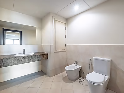 Chic 1BR plus office  Apartment with Partial Sea View