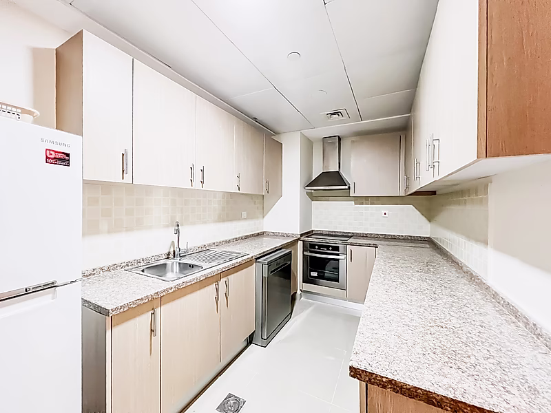 STUNNING 1-BEDROOM + OFFICE IN LUXURY TOWER | LARGE BALCONY | PORTO - Photo 6