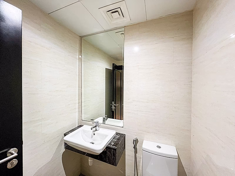 ELEGANT 1 BEDROOM APARTMENT IN PREMIUM TOWER | PORTO - Photo 4