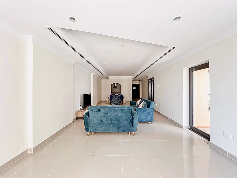 BRIGHT AND SPACIOUS 1-BEDROOM APARTMENT | PORTO - Photo 3