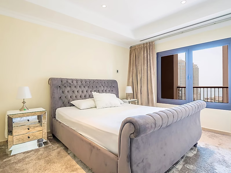 Luxury Living in Porto Arabia | 1 Bed - Photo 2