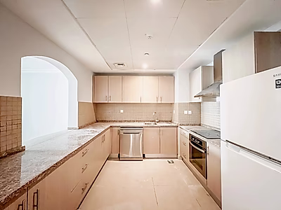 Exquisite 1+BR Apartment in Porto Arabia