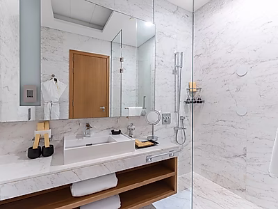 بنتهاوس أنيق ٣ غرف نوم + غرفة خادمة | معيشة فاخرة مع جميع الفواتير مشمولة