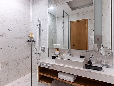 بنتهاوس أنيق ٣ غرف نوم + غرفة خادمة | معيشة فاخرة مع جميع الفواتير مشمولة