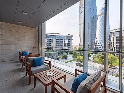 بنتهاوس أنيق ٣ غرف نوم + غرفة خادمة | معيشة فاخرة مع جميع الفواتير مشمولة