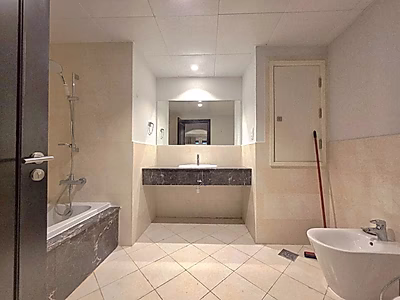 Modern 1-Bedroom Apartment in Porto Arabia’s Newest Tower | 137 SQM | Premium Amenities