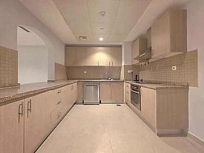 Modern 1-Bedroom Apartment in Porto Arabia’s Newest Tower | 137 SQM | Premium Amenities