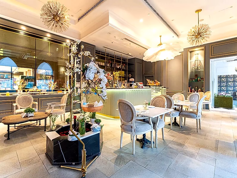 “A Marinafront Jewel for sale: The Hamptons Meets The Pearl in This Turnkey Culinary Oasis” - Photo 3