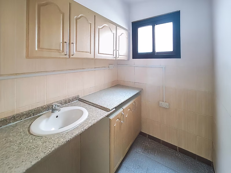 135 sqm Office for Rent – With AC - Grace Period - Photo 6