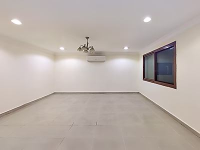 مكتب للإيجار بمساحة 105 متر مربع - مكيفات وخزائن - فترة سماح