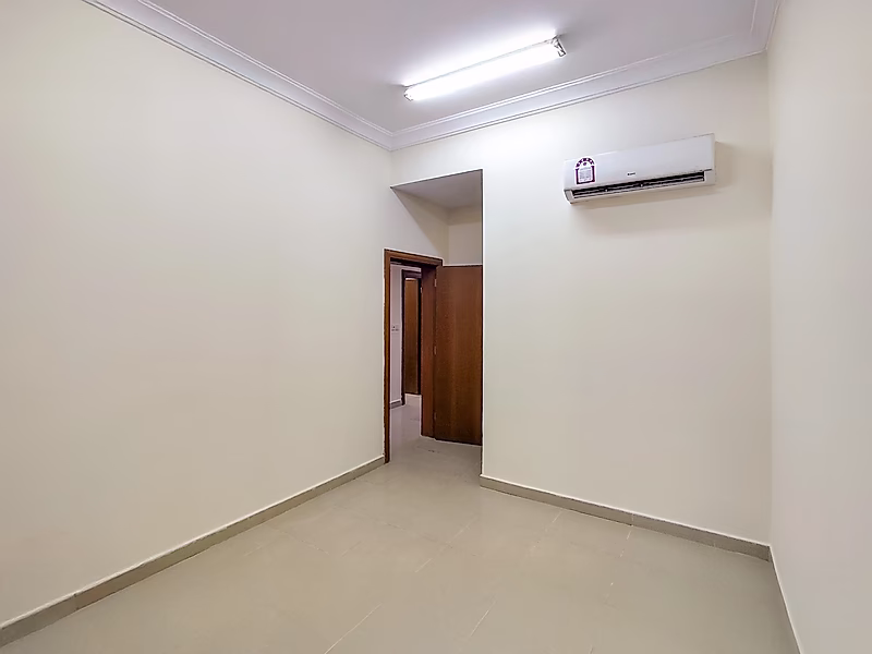 105 sqm Office for Rent–AC & Cabinets–Grace Period - Photo 5