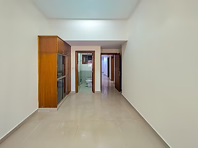 مكتب للإيجار بمساحة 105 متر مربع - مكيفات وخزائن - فترة سماح