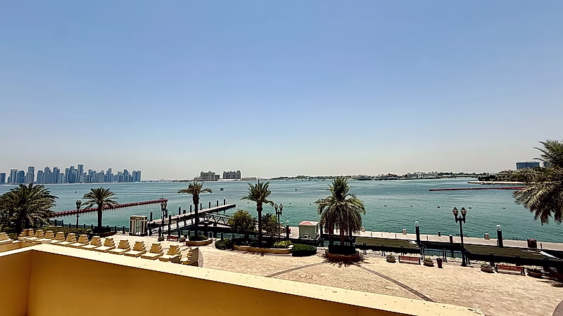 Exquisite Townhouse for Rent in Porto Arabia – Marina Views & Modern Elegance - Photo 5