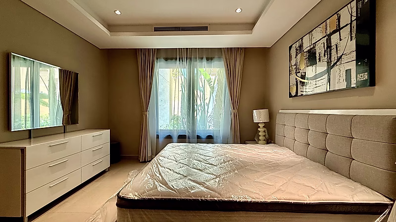 Exquisite Townhouse for Rent in Porto Arabia – Marina Views & Modern Elegance - Photo 8