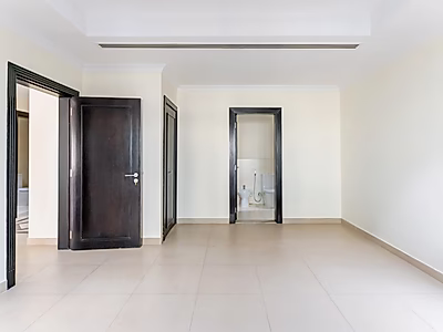 Newly renovated 1 bedroom+office apartment with marina and sea views