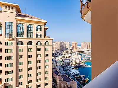 Newly renovated 1 bedroom+office apartment with marina and sea views