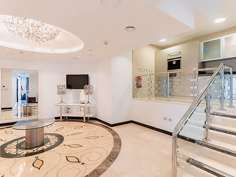 شقة بنتهاوس رائعة 7 غرف نوم + غرفة معيشة رئيسية | إطلالات على البحر - Photo 15