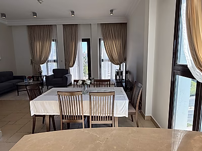 شقة واسعة بغرفة نوم واحدة – مفروشة بالكامل مع إطلالة خلابة على البحر