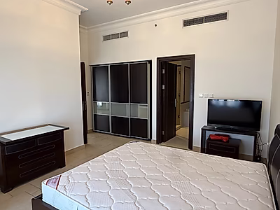 شقة واسعة بغرفة نوم واحدة – مفروشة بالكامل مع إطلالة خلابة على البحر