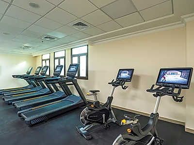 شقة فندقية جديدة كليًا بغرفة نوم للإيجار | بن محمود