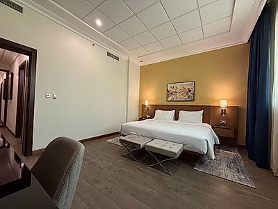 شقة فندقية جديدة كليًا بغرفة نوم للإيجار | بن محمود